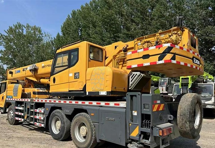 武汉青山区吊车租赁报价