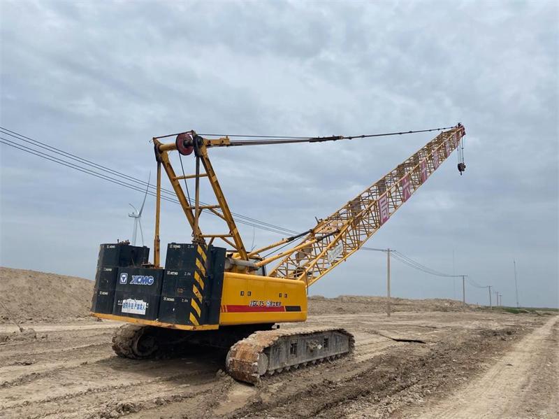 武汉驰巨公司50-450吨履带吊车租赁出租